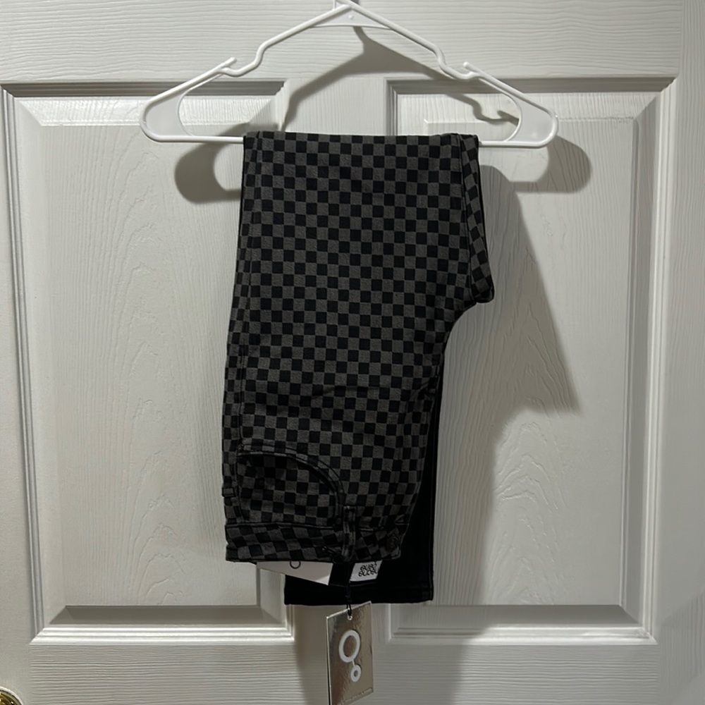 Lane 201 checkered & black hi-rise contrast wash mom jean.